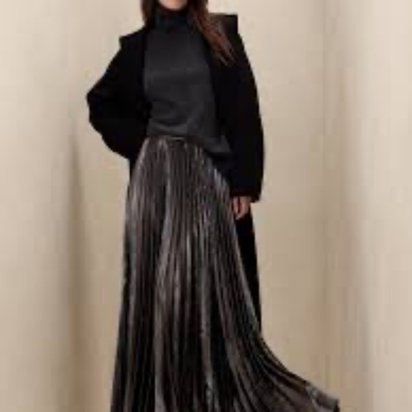 Banana Republic Shiny Gunmetal Maxi Skirt - Picture 1 of 4